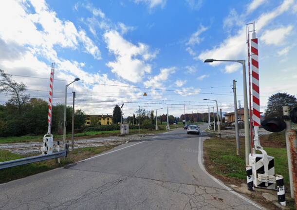 Vedano Olona - Passaggio a livello via per Venegono