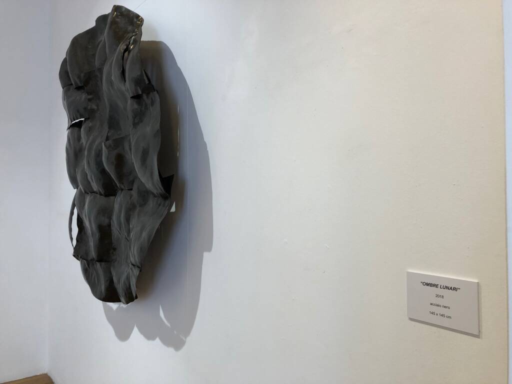 A palazzo Da Perego la mostra di Helidon Xhixha