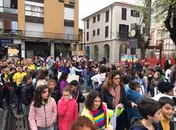 A Saronno sfila la pace