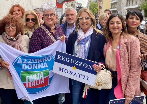 Anche una delegazione saronnese all'apertura della campagna elettorale di Forza Italia