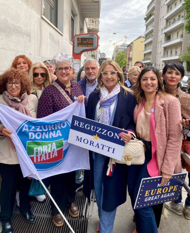 Anche una delegazione saronnese all'apertura della campagna elettorale di Forza Italia