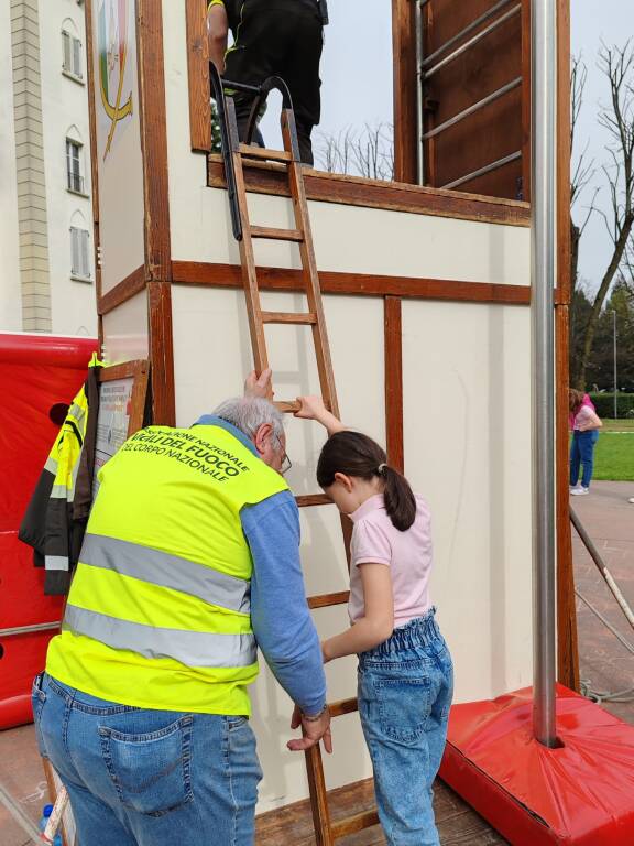 Piccoli pompieri per un giorno