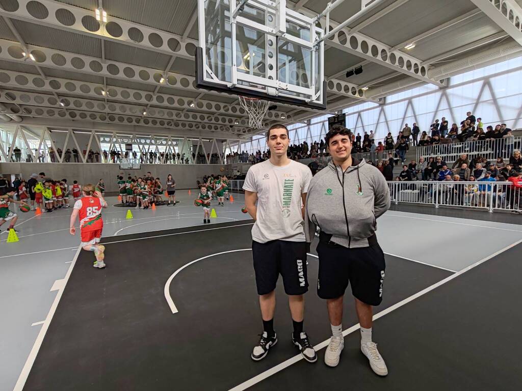 Che festa per il nuovo palazzetto dello sport di Olgiate Olona 