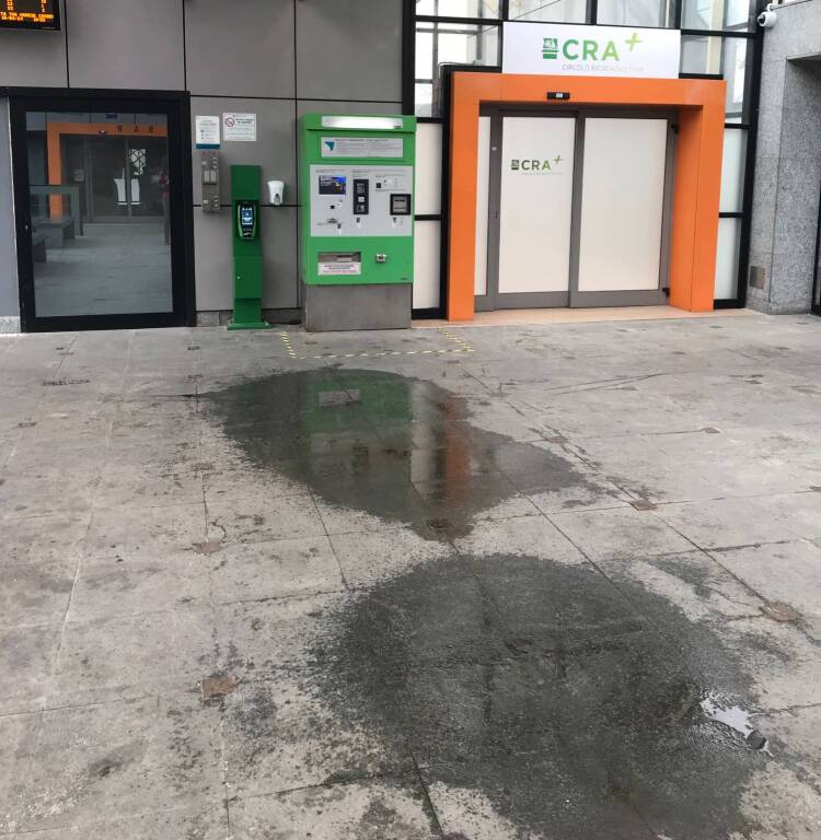 Degrado e incuria alla stazione di Saronno sud