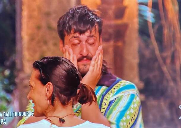 Edoardo incontra la mamma all’Isola dei famosi