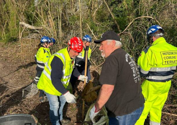 I boschi di Mercallo ripuliti dagli accampamenti dello spaccio