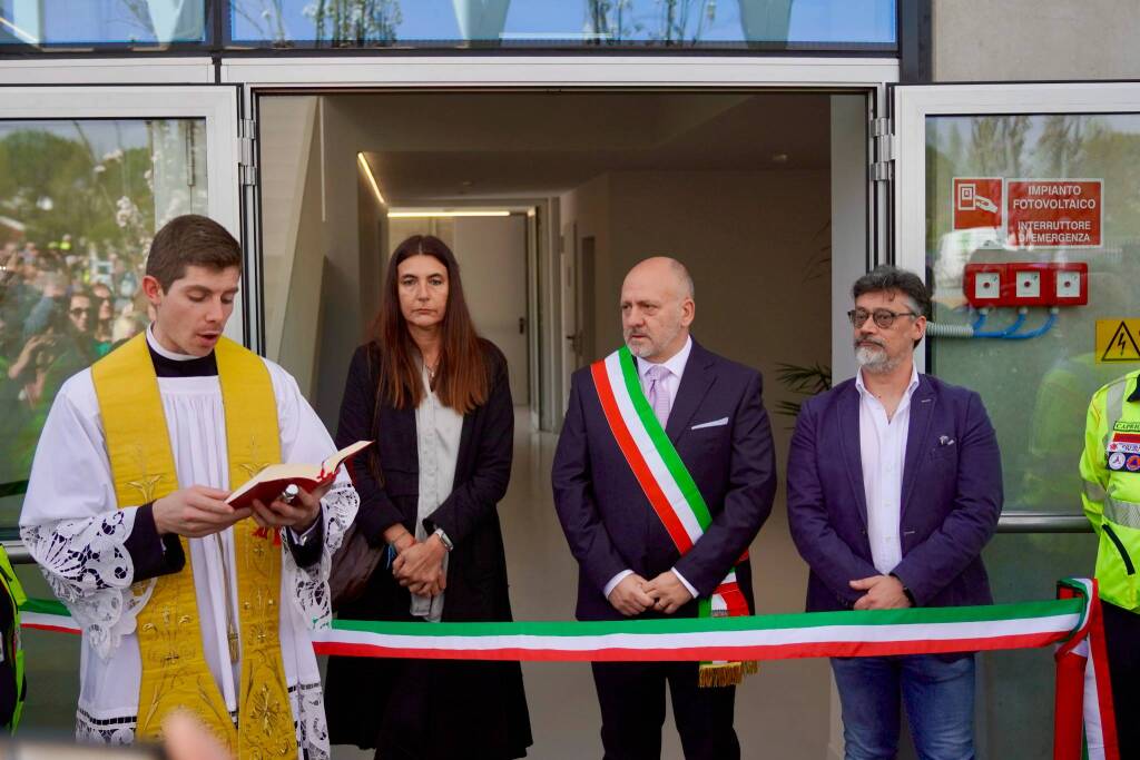 Inaugurazione del palazzetto dello sport di Olgiate Olona. Foto di Zaffaroni