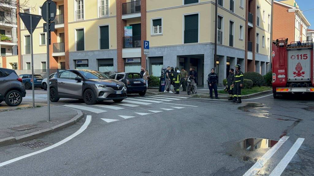 Incendio auto a Gallarate