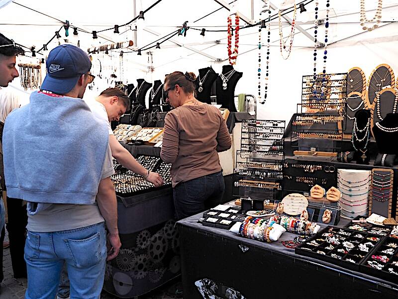 Mercatino francese (foto Roberto Gernetti)