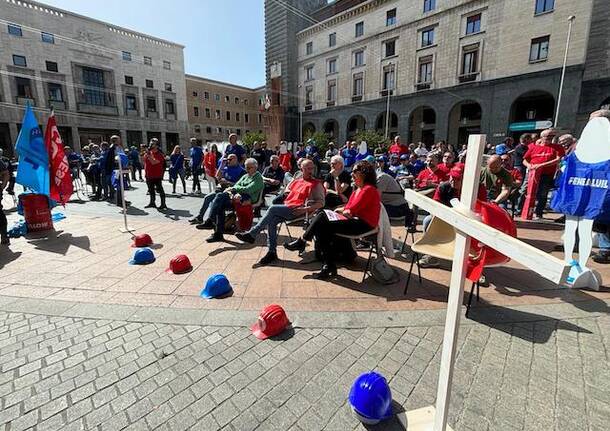 La protesta di Cgil e Uil contro le morti sul lavoro