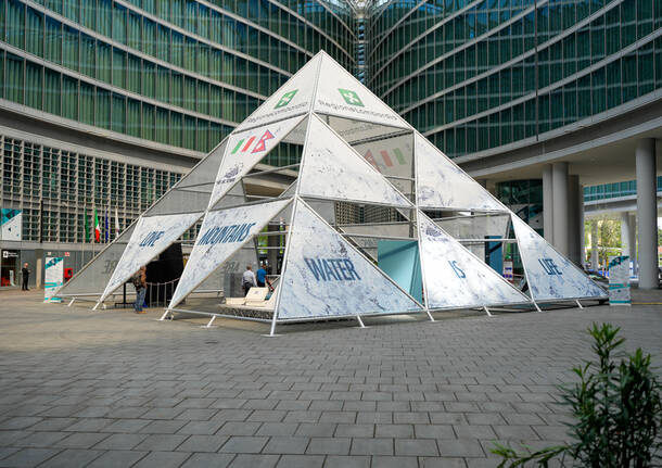 piramide dell'everest milano