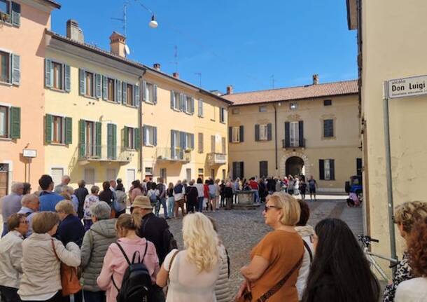 Oltre mille varesini in fila per gustare il risotto solidale