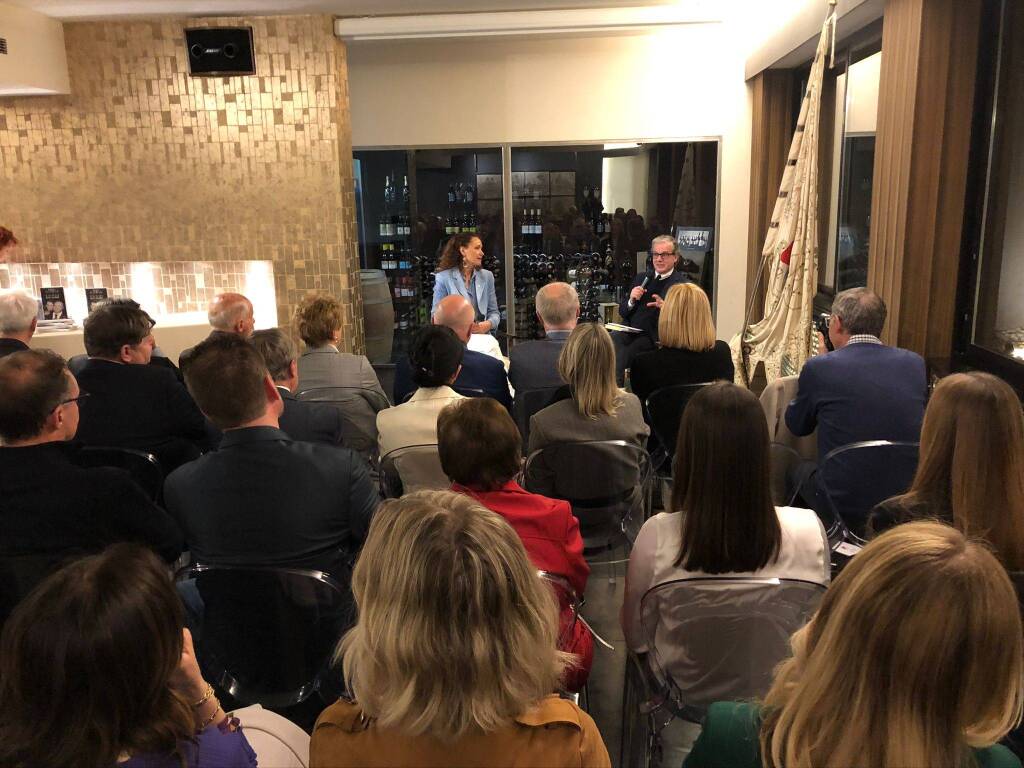 Sara Doris presenta il suo libro in Famiglia Legnanese 