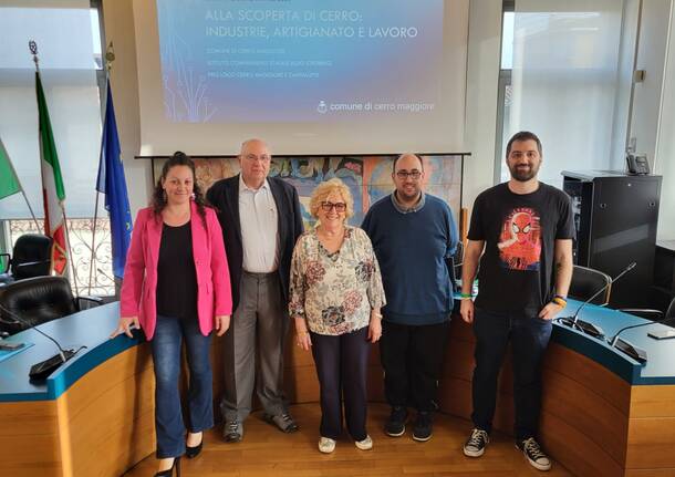 Studenti di Cerro Maggiore in fabbrica tra tradizione e tecnologia per conoscere la realtà industriale del paese