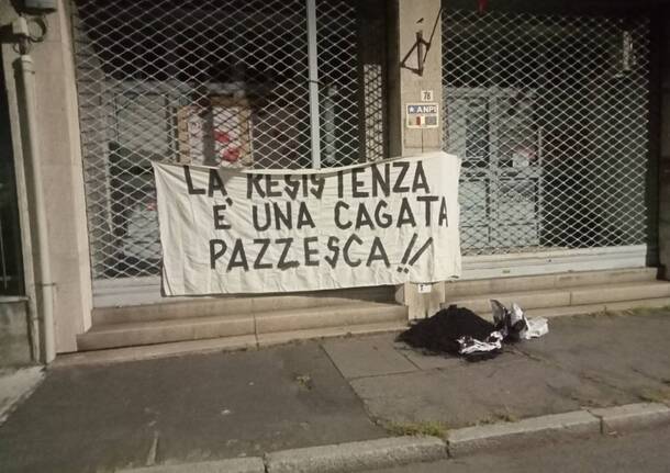 Un altro striscione contro la sede ANPI di Legnano per il 25 aprile