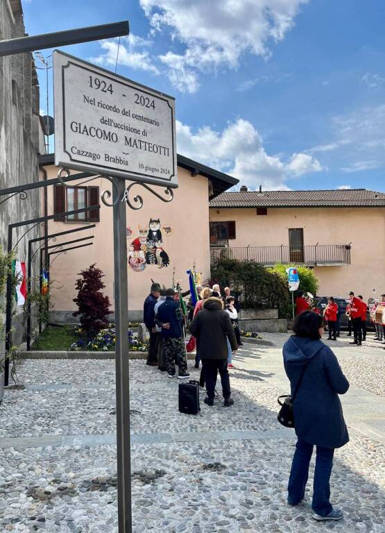 Una targa dedicata a Giacomo Matteotti per celebrare il 25 Aprile a Cazzago Brabbia