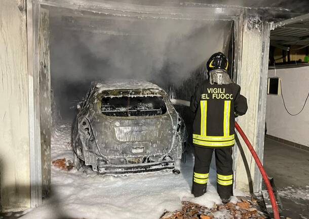 vigili del fuoco legnano incendio a Rescalidina