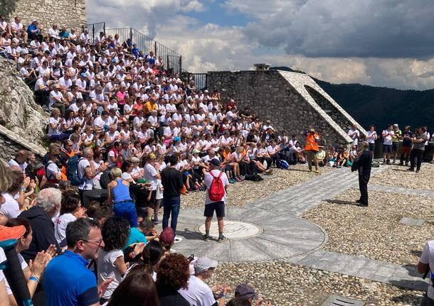 Un successo la camminata notturna al Sacro Monte