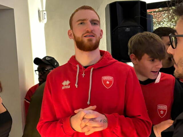 La Pallacanestro Varese chiude la stagione con il saluto ai tifosi