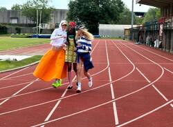 La pista di atletica di Gavirate si trasforma in un set di moda