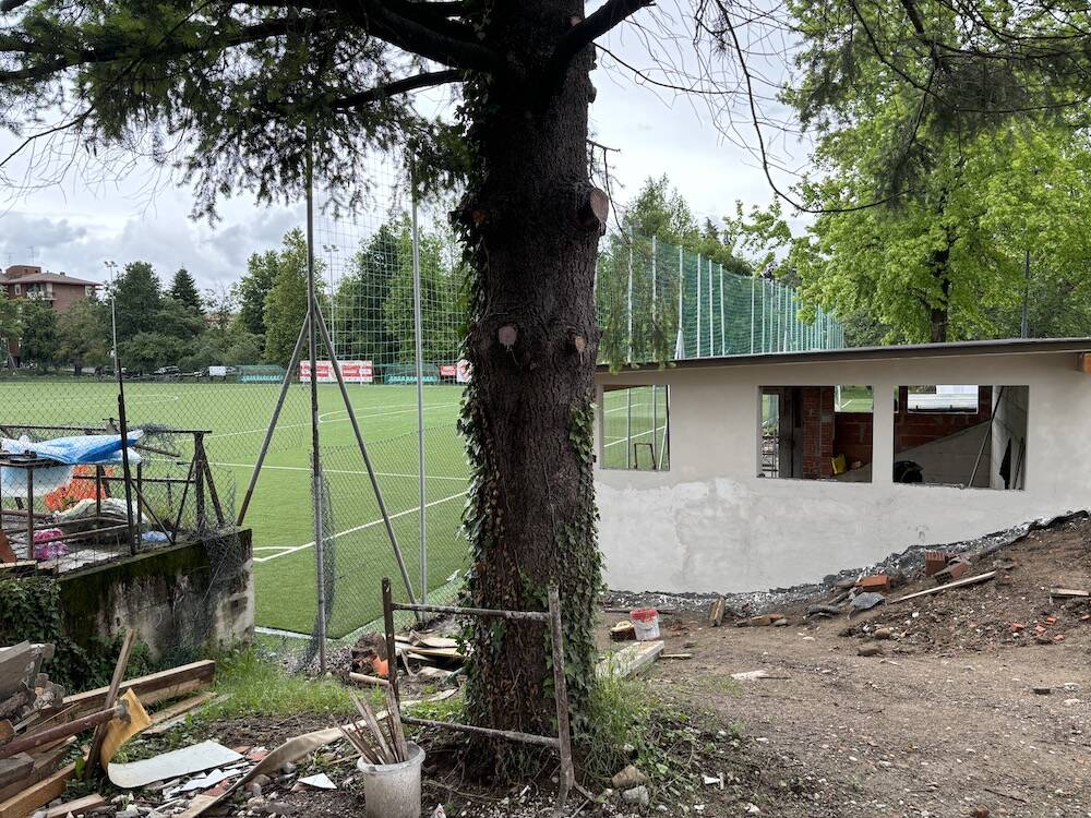 Ultimi lavori al centro sportivo delle Bustecche
