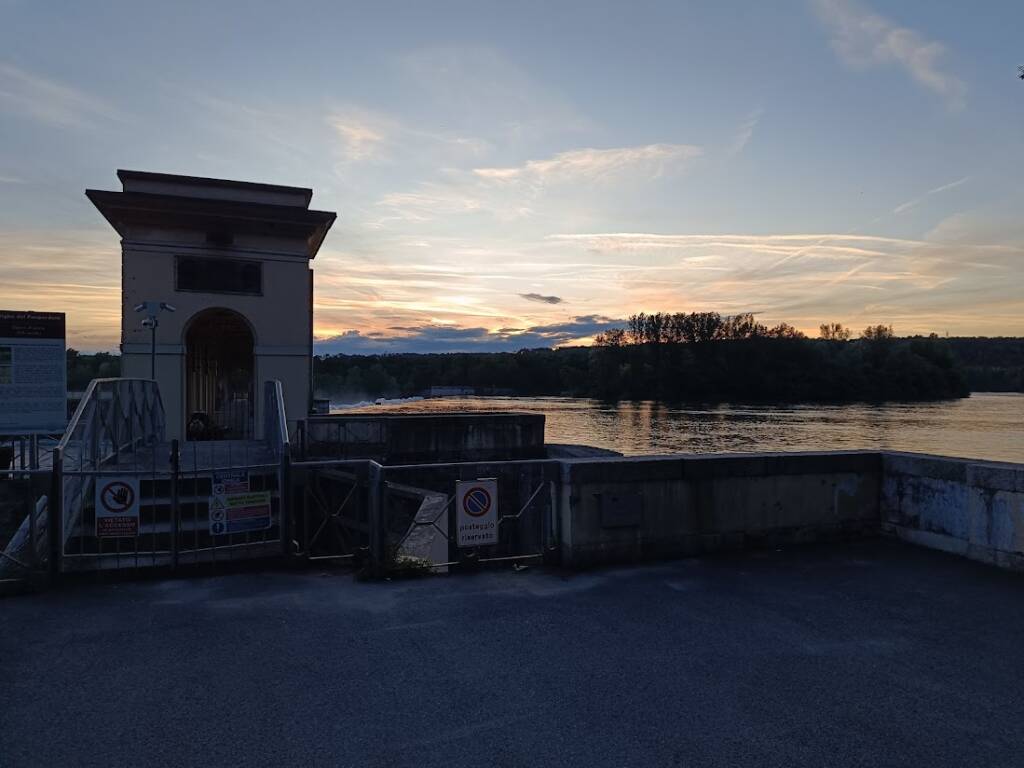 ticino e diga panperduto al tramonto