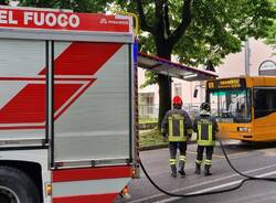 Camion perde carico di acido cloridrico a Busto Arsizio
