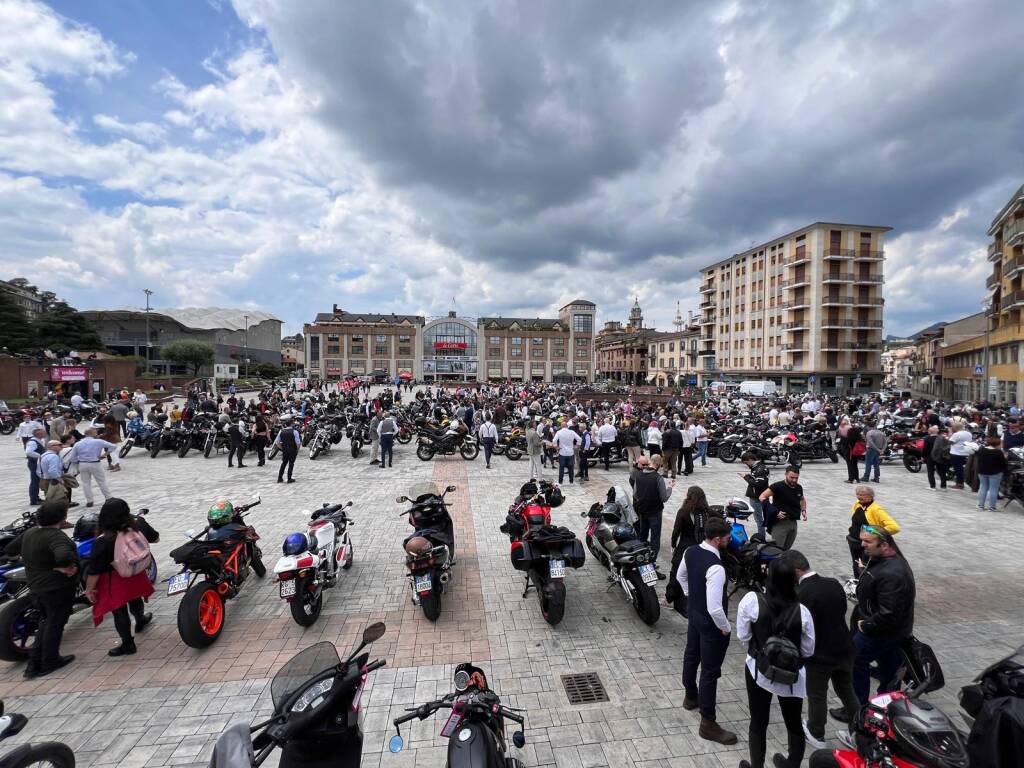 Corteo da "record" per le vie della provincia di Varese con il Distinguished Gentleman’s Ride