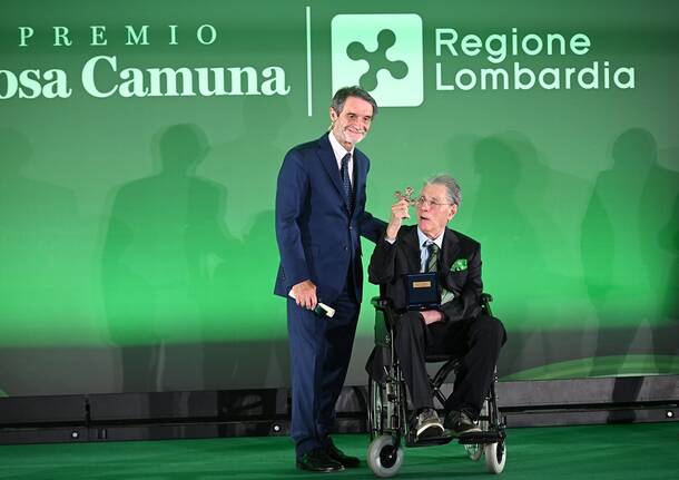 fontana premia bossi rosa camuna