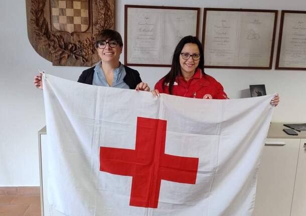Giornata mondiale della Croce Rossa, le bandiere che sventolano 