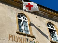 Giornata mondiale della Croce Rossa, le bandiere che sventolano 