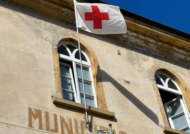 Giornata mondiale della Croce Rossa, le bandiere che sventolano