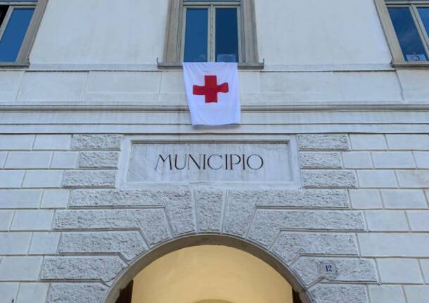 Giornata mondiale della Croce Rossa, le bandiere che sventolano