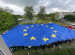 I ragazzi di Enaip e la bandiera dell'Europa Unita
