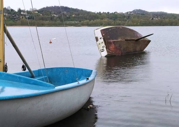 il Lago di Varese esonda, danni alla Lega Navale