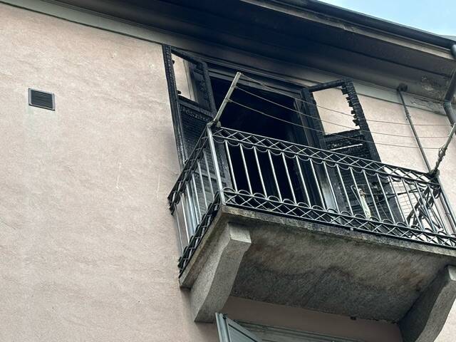 incendio via veratti varese