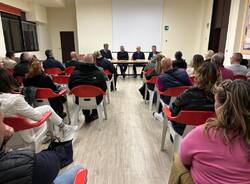 incontro tra candidati sindaco e commercianti