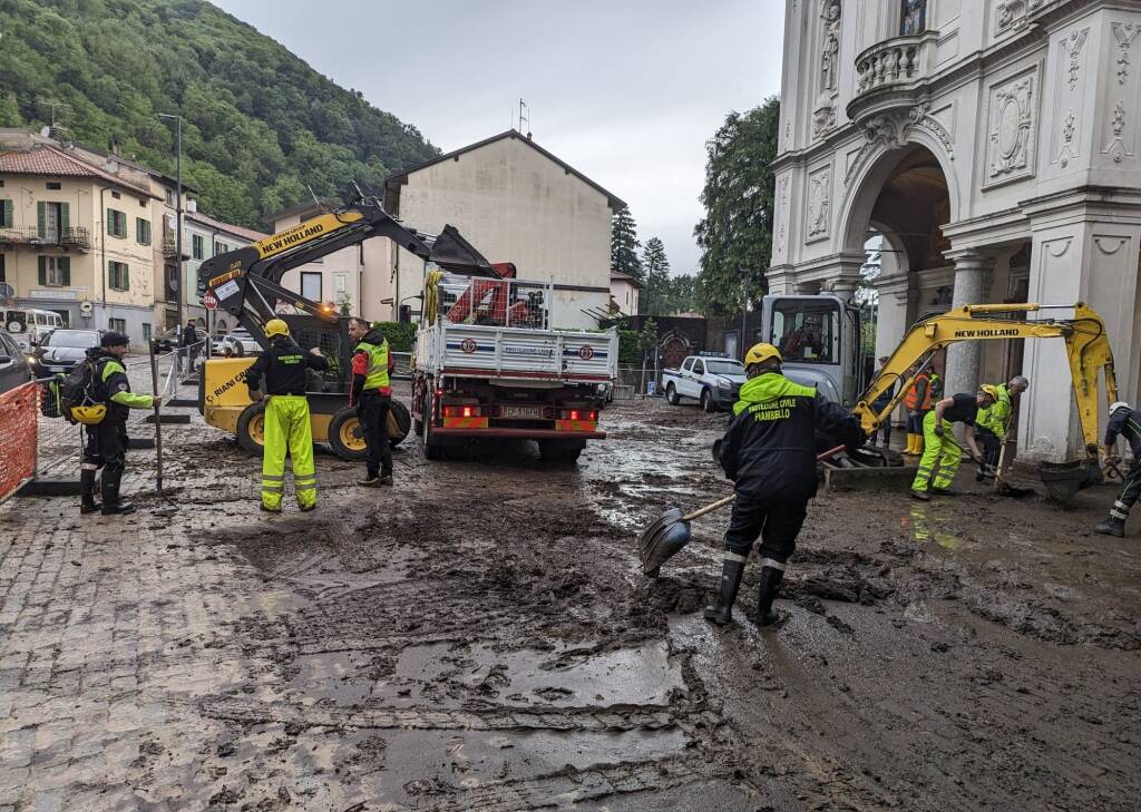 Induno Olona - La piazza della chiesa dopo l'alluvione