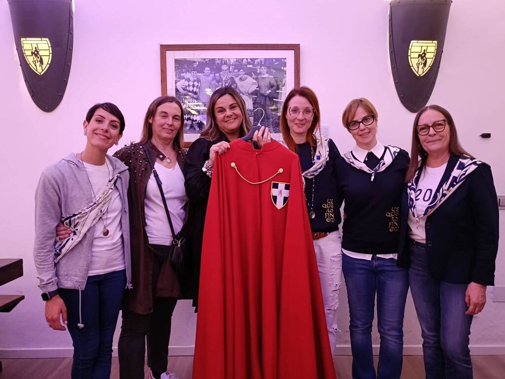 Palio di Legnano, i mantelli delle castellane