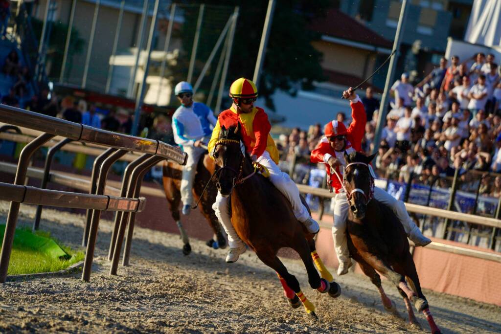 Palio di Legnano: la corsa - Foto di Daniele Zaffaroni