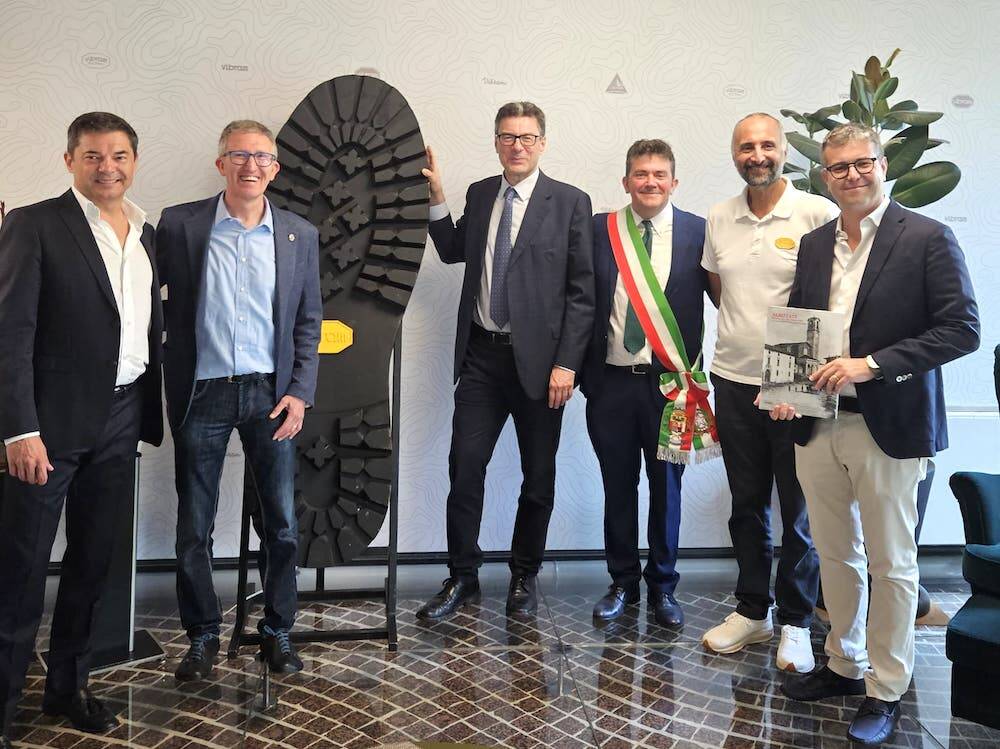 Visita albizzatese per il ministro Giorgetti alla Vibram