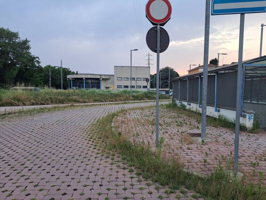 DEGRADO STAZIONE FERNO-LONATE POZZOLO