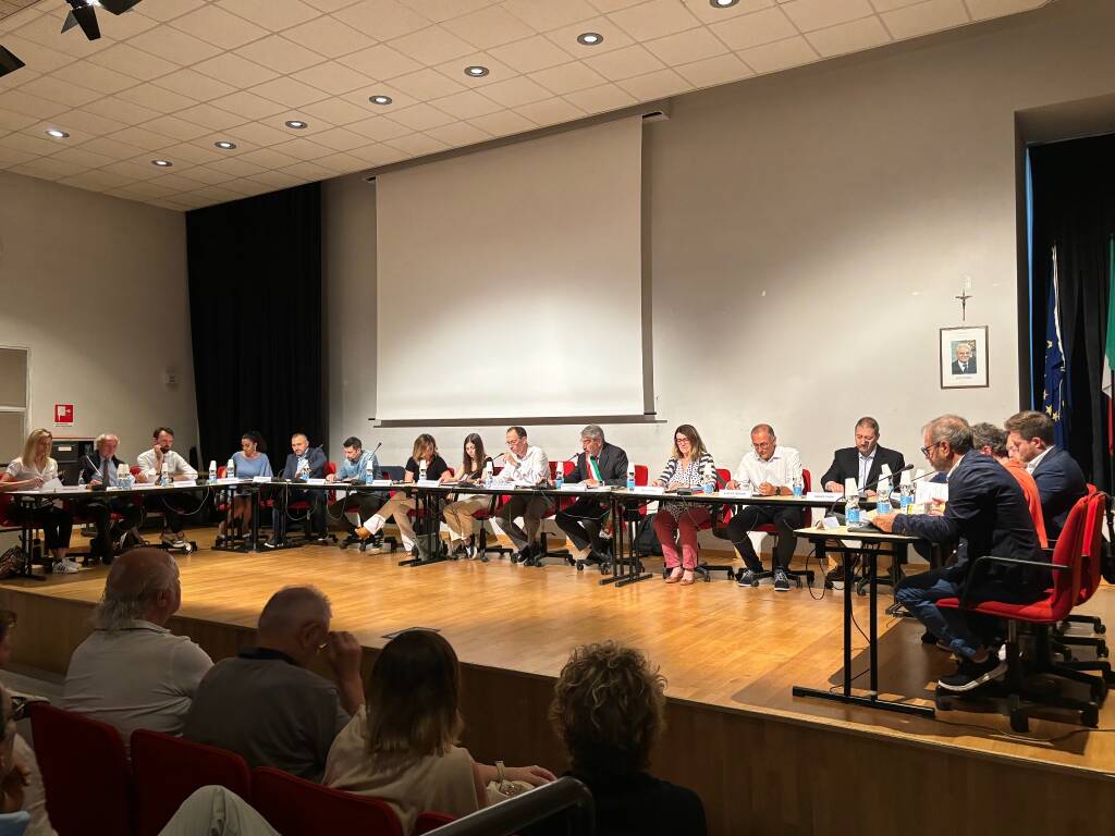 consiglio comunale Cardano al Campo 2024