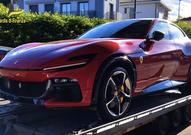 Ferrari sequestrata dogana gaggiolo 