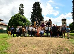 Inaugurazione della sedia gigante firmata Roda a Bodio Lomnago