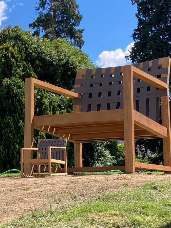 Inaugurazione della sedia gigante firmata Roda a Bodio Lomnago