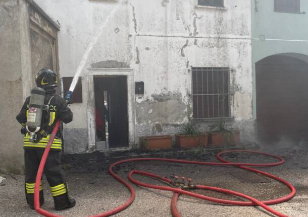 Incendio a San Giorgio su Legnano- Lunedì 3 giugno 