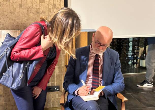 Le foto dell’incontro in Famiglia Legnanese “La bellezza salverà il mondo?”