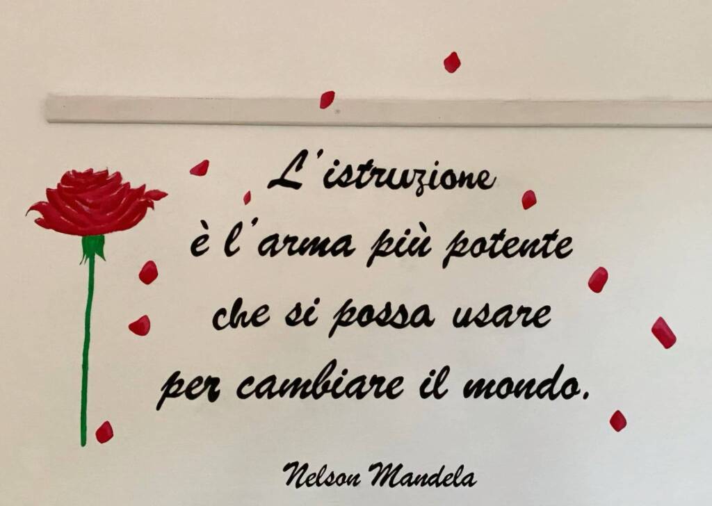 Induno Olona - Un murale alla scuola media Passerini