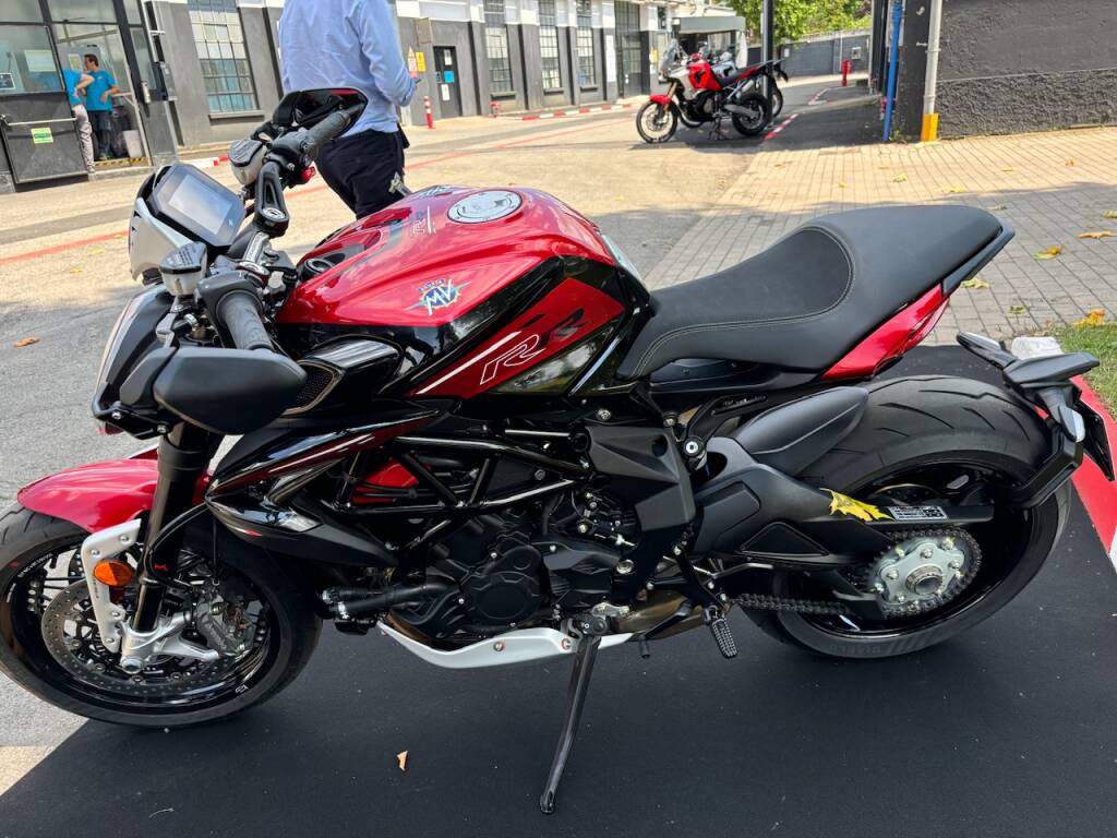 L’incredibile sfilata di moto MVAgusta all’assemblea di Confindustria Varese